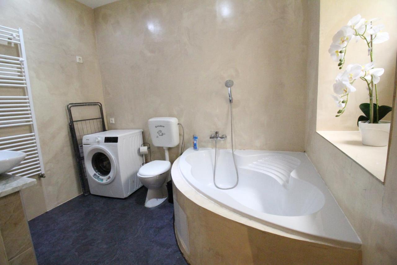 Private Triple Bedroom Rf1 Viena Exterior foto